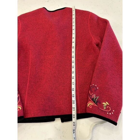 Icelandic designs red embroidered brass button cardigan size small wool - Picture 8 of 9